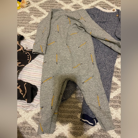 Kids Clothes - Picture 9 of 11